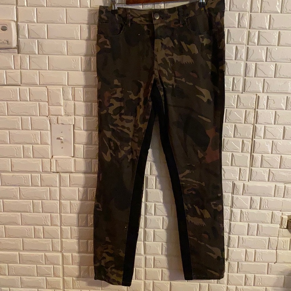 No! Jeans women's camouflage pants size 13 aa